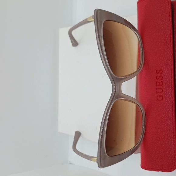 NWT WOMEN'S GUESS SUNGLASSES GUA00007 - Picture 3 of 3